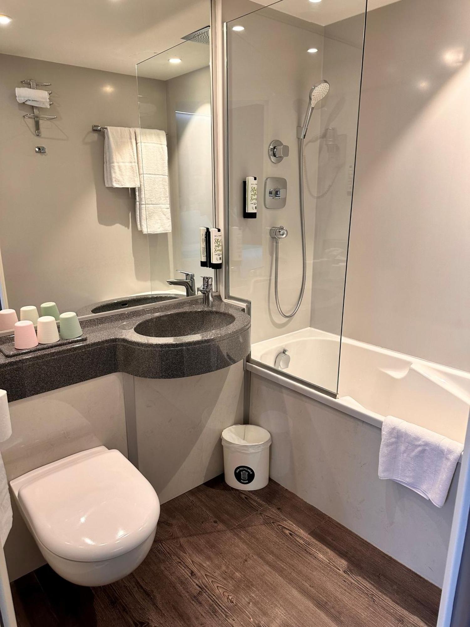Hotel Kyriad Rennes Centre Gare Екстер'єр фото